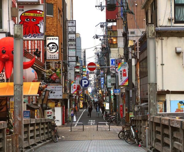 飲食店-居抜き店舗-看板-売上